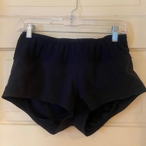 Oiselle Black Mac Roga shorts size 4